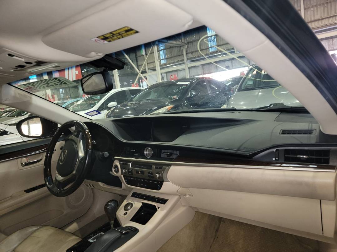 2015 LEXUS ES 350 — 144735 Miles — Lot 82292083 - Marhaba Auctions Used Cars - Image 5
