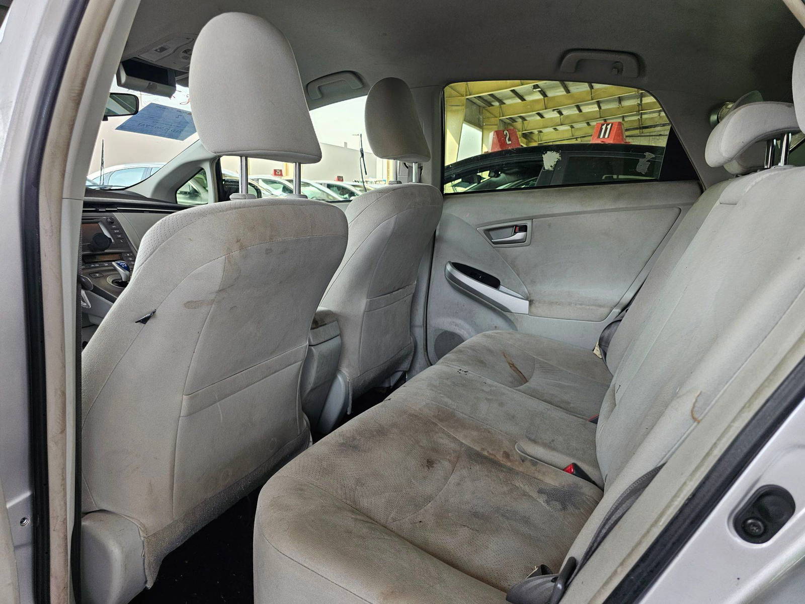 2014 TOYOTA PRIUS — 151031 Miles — Lot U6E1748729 — Souq - Marhaba Auctions Used Cars - Image 6
