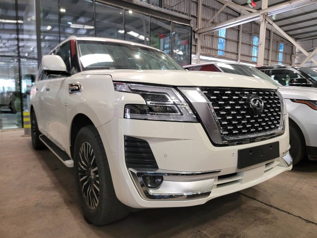 2017 INFINITI QX80 — 123342 Miles — Lot 3H9152067 — Main - Marhaba Auctions Used Cars - Image 5