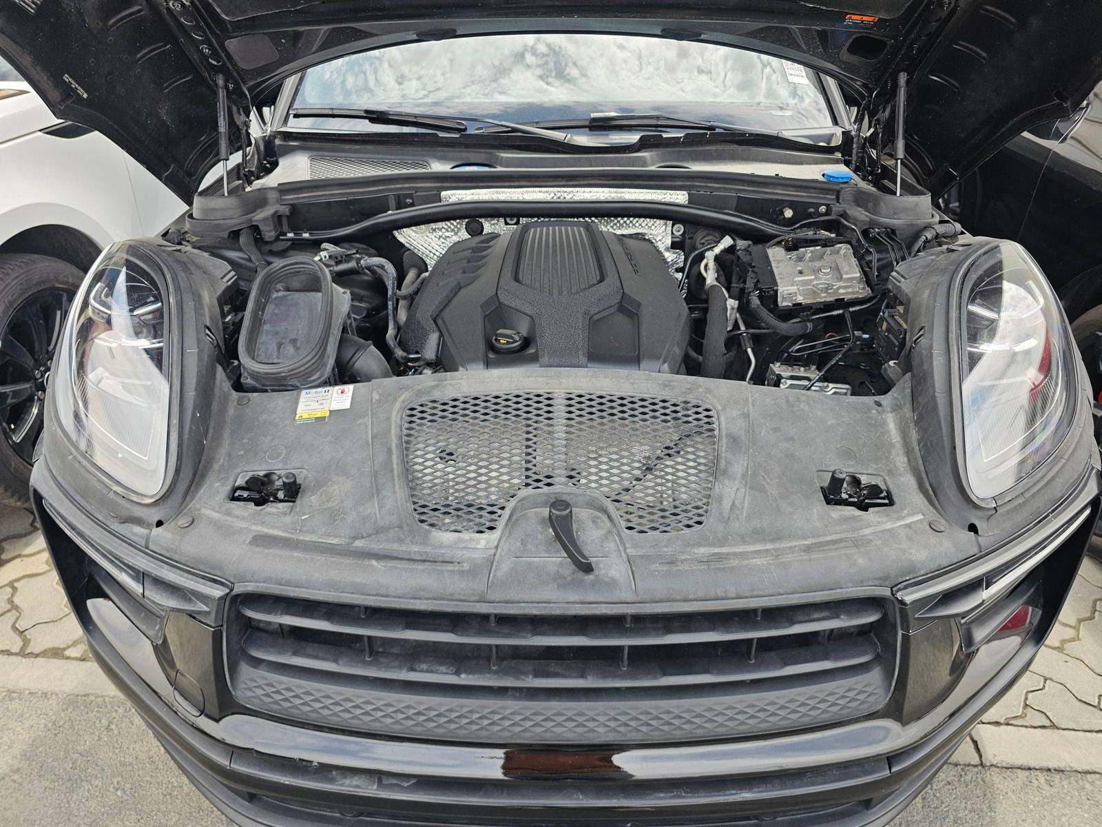 PORSCHE MACAN 2022 - Marhaba Auction Used Cars - Image 12