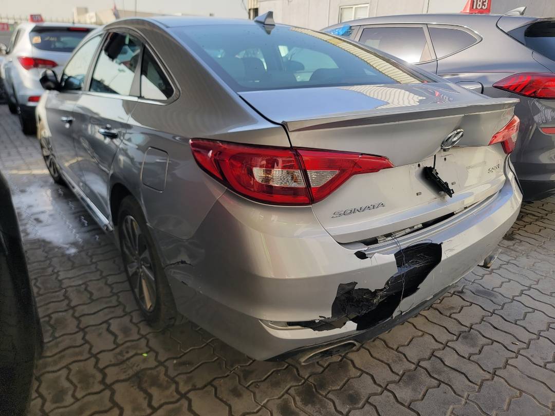 2015 HYUNDAI SONATA — 122851 Miles — Lot H140640 — Main - Marhaba Auctions Used Cars - Image 4