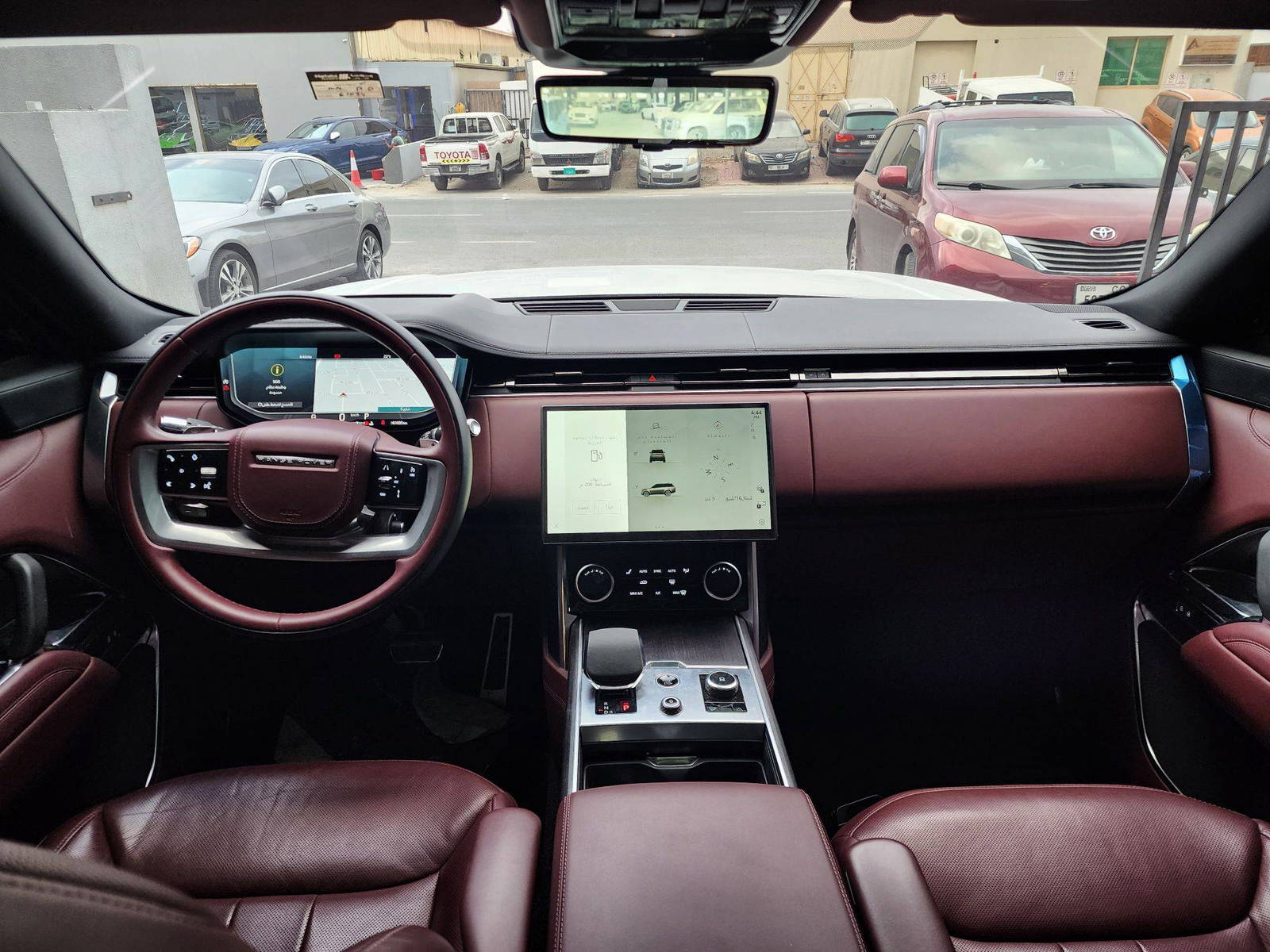 2022 LAND ROVER RANGE ROVER VOGUE — 61032 KM — Lot 77NA007039 — Al Quoz - Marhaba Auctions Used Cars - Image 12