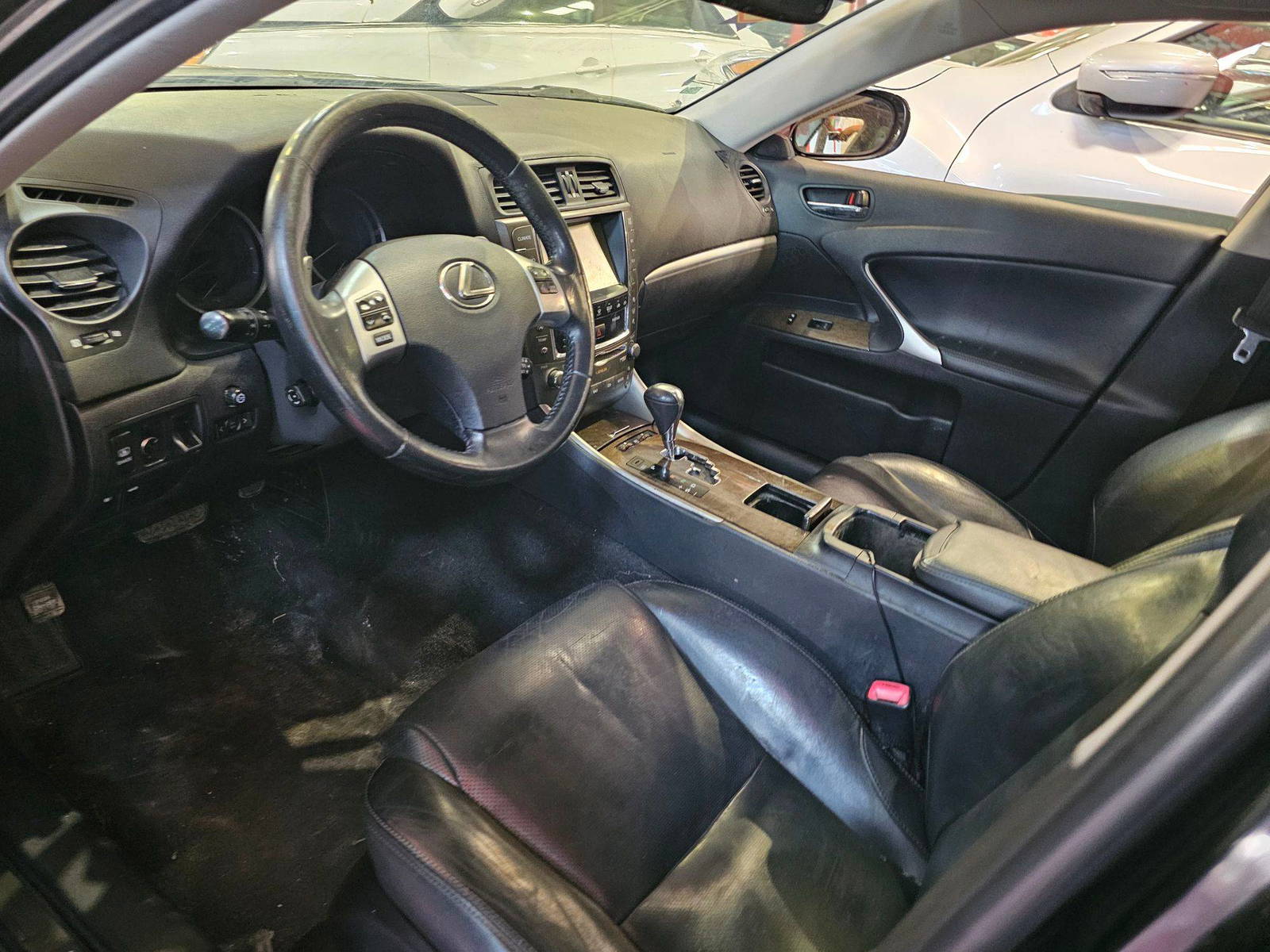 LEXUS IS 250 2011 - Marhaba Auction Used Cars - Image 8