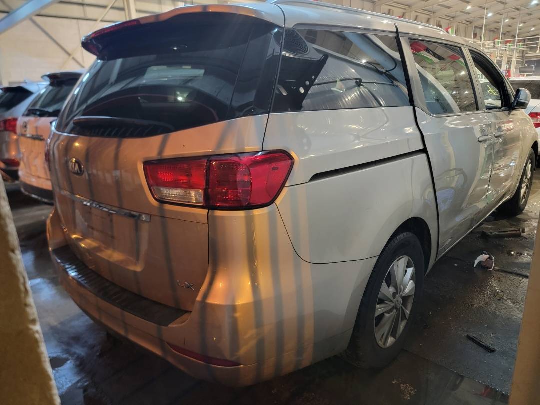 2015 KIA SEDONA — 114308 Miles — Lot 76612783 - Marhaba Auctions Used Cars - Image 4