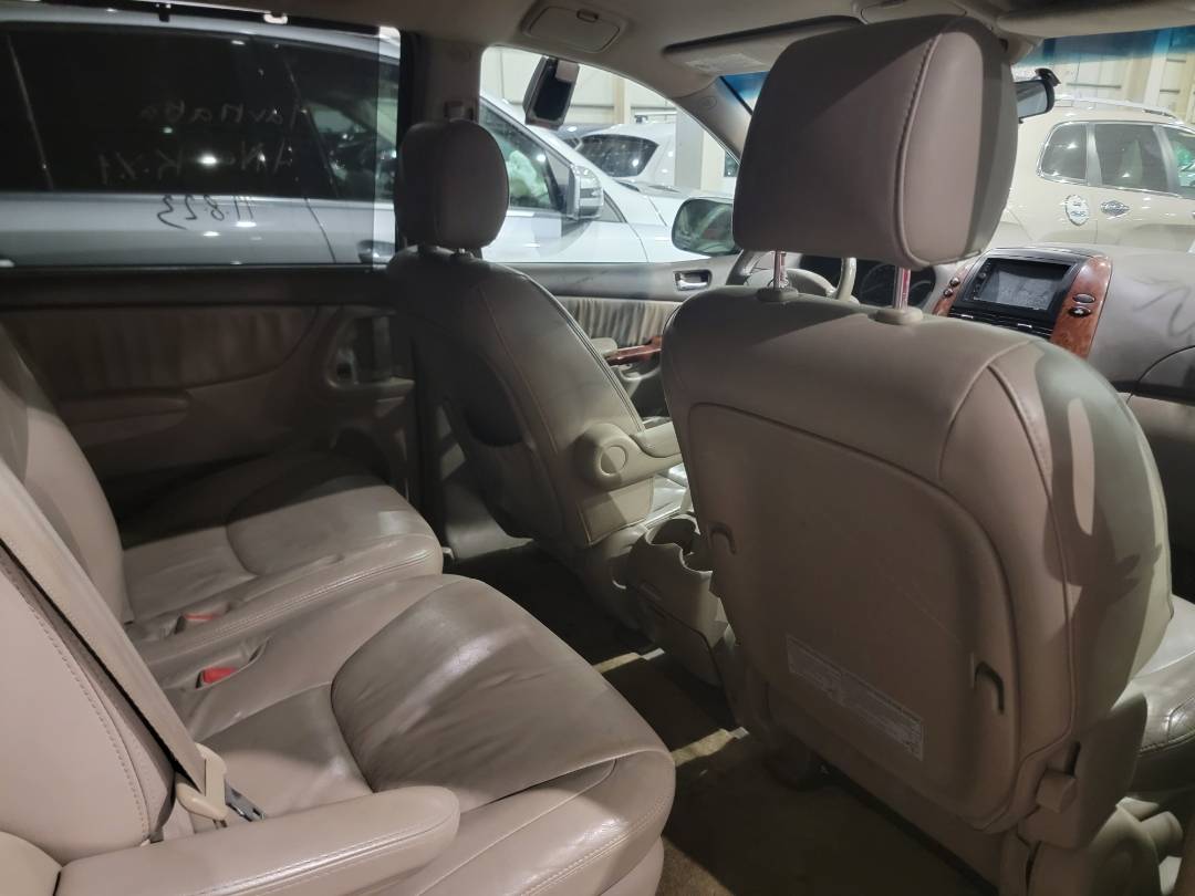 2004 TOYOTA SIENNA — 188839 Miles — Lot S096272 - Marhaba Auctions Used Cars - Image 5