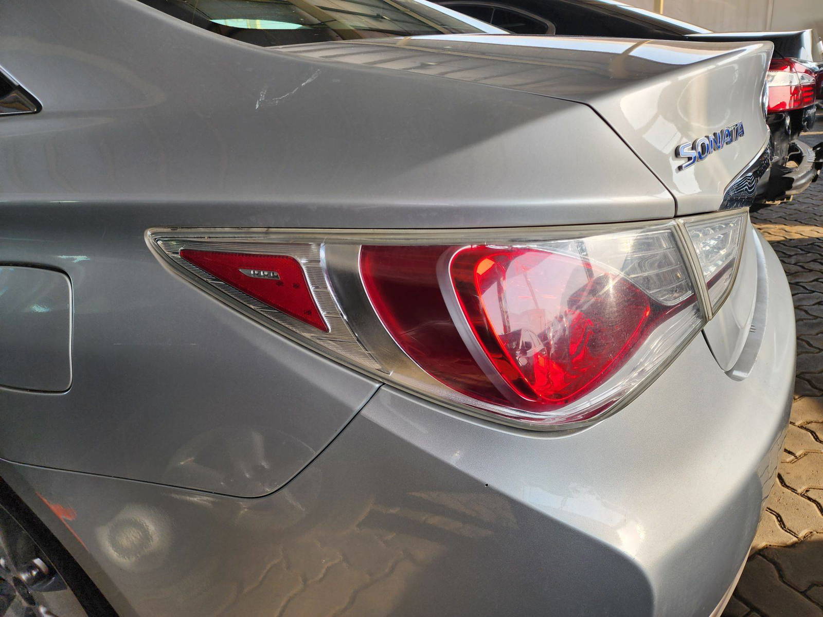 2012 HYUNDAI SONATA — 178906 Miles — Lot 43242934 — Souq - Marhaba Auctions Used Cars - Image 11