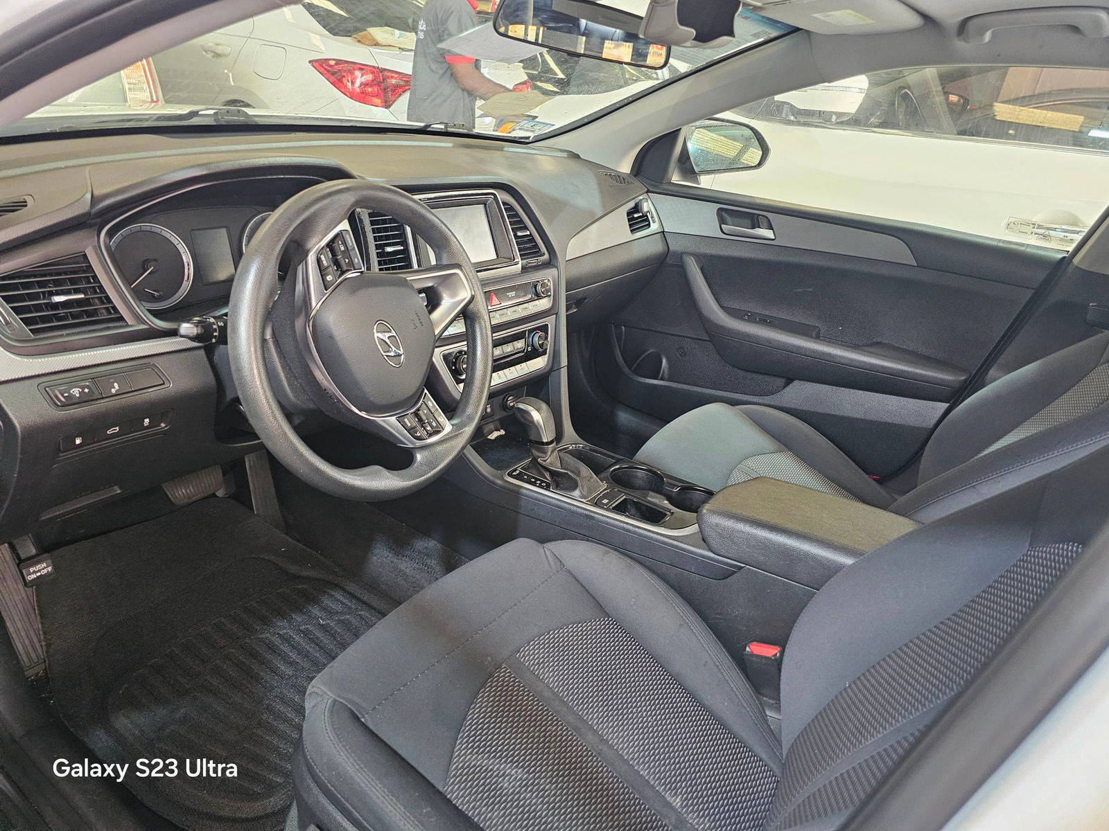 HYUNDAI SONATA 2018 - Marhaba Auction Used Cars - Image 8