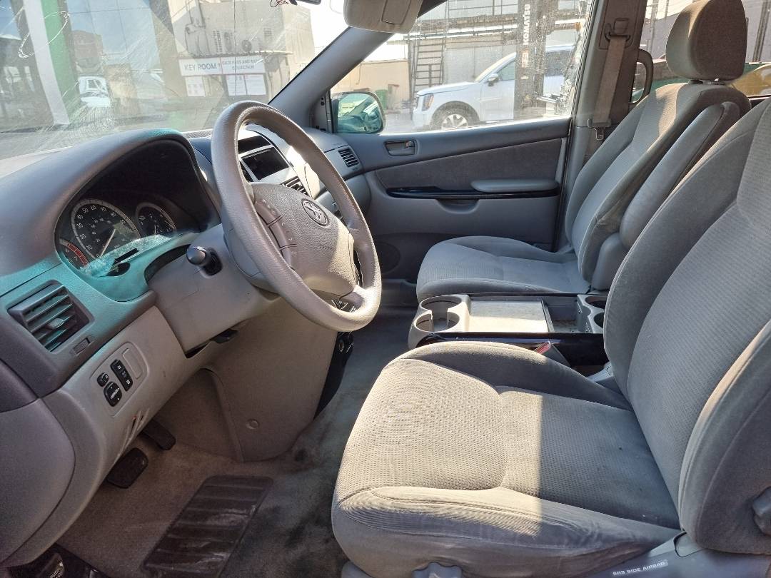 2004 TOYOTA SIENNA — 210320 Miles — Lot 215487 — Ind. 12 - Marhaba Auctions Used Cars - Image 8