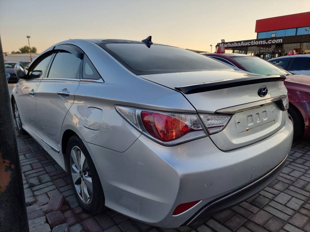 2012 HYUNDAI SONATA — 62520 KM — Lot 124578 — Souq - Marhaba Auctions Used Cars - Image 4