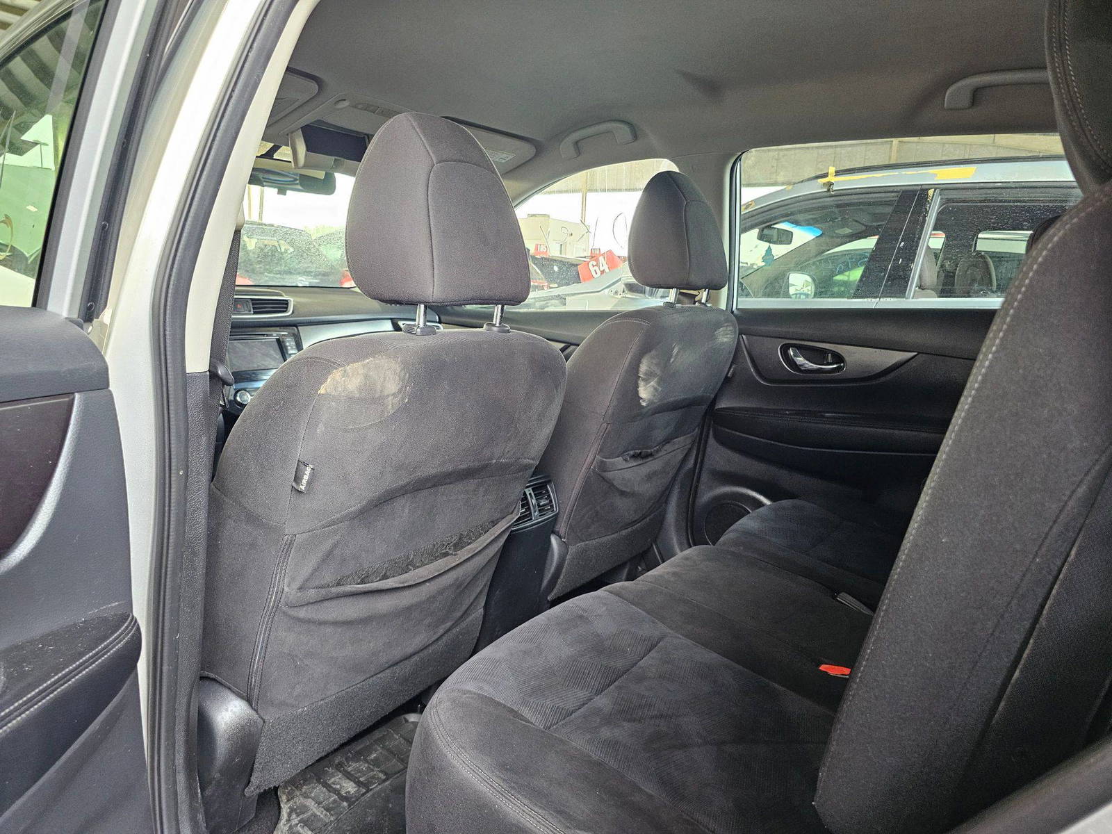 2015 NISSAN ROGUE — 165800 Miles — Lot P555049 — Souq - Marhaba Auctions Used Cars - Image 6