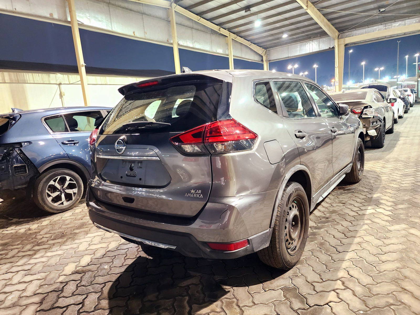 2017 NISSAN ROGUE — 150472 Miles — Lot 8HW135509 — Souq - Marhaba Auctions Used Cars - Image 3
