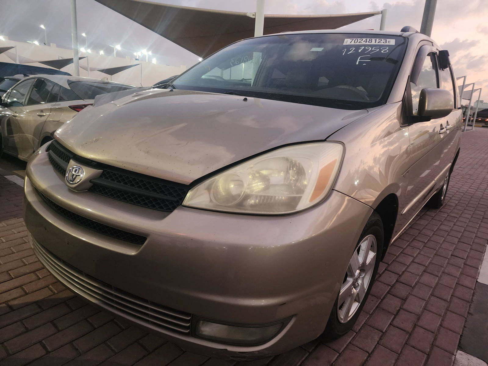 2004 TOYOTA SIENNA — 293144 Miles — Lot 70248123 - Marhaba Auctions Used Cars - Image 6
