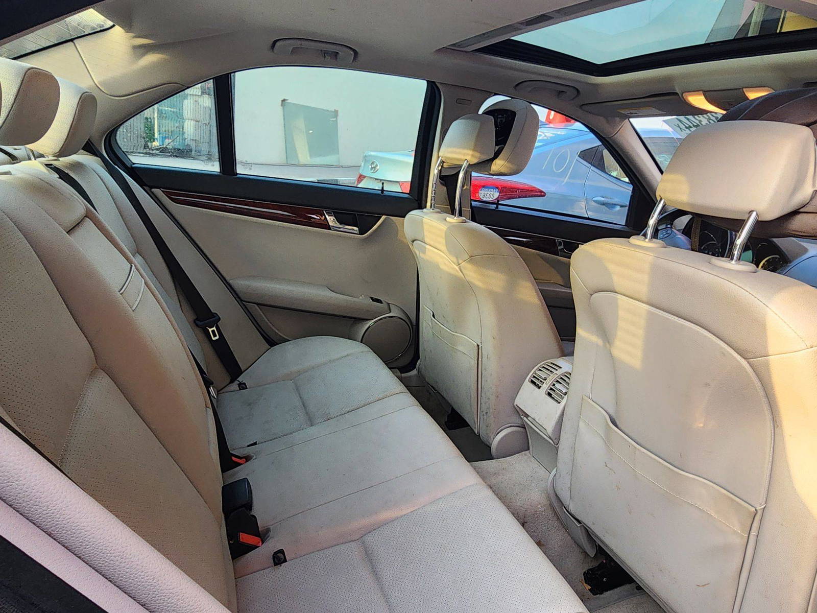 2011 MERCEDES BENZ C300 — 101371 Miles — Lot 44738344 — Souq - Marhaba Auctions Used Cars - Image 4