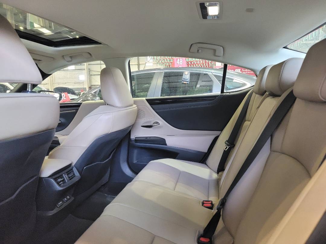 2021 LEXUS ES 300H — 27784 Miles — Lot MU007799 — Souq - Marhaba Auctions Used Cars - Image 7