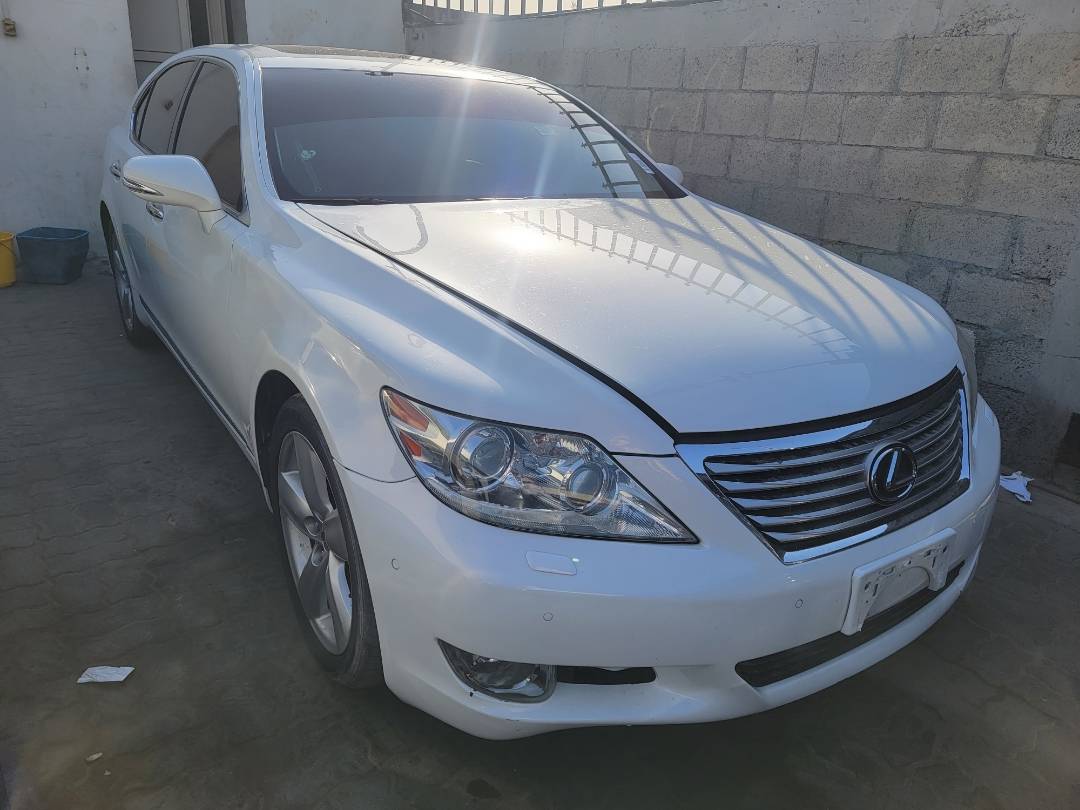 2012 LEXUS LS 460 — 273404 KM — Lot 5109582 — Main - Marhaba Auctions Used Cars - Image 4