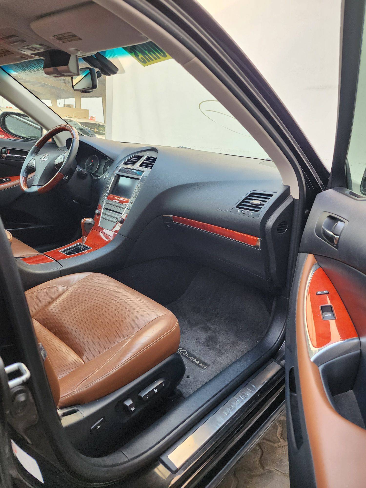 2012 LEXUS ES 350 — 235144 Miles — Lot 477082 — Souq - Marhaba Auctions Used Cars - Image 7