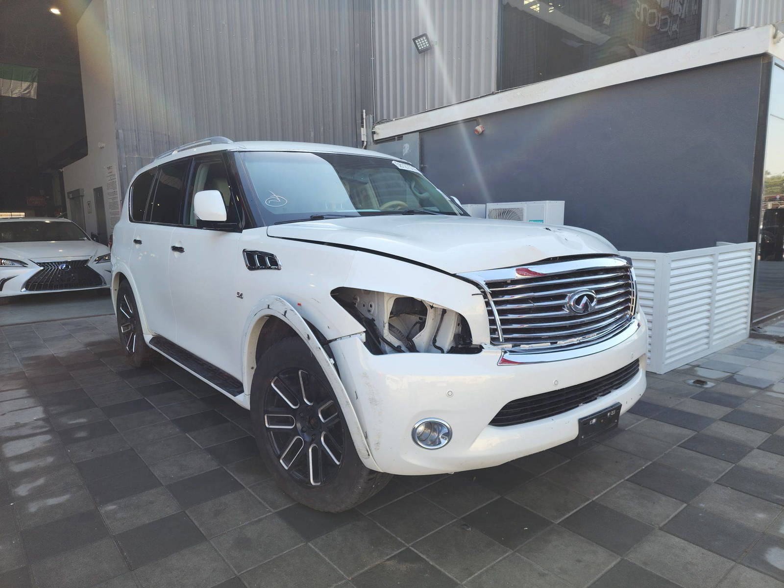 2014 INFINITI QX80 — 163296 Miles — Lot 58127574 — Souq - Marhaba Auctions Used Cars - Image 4