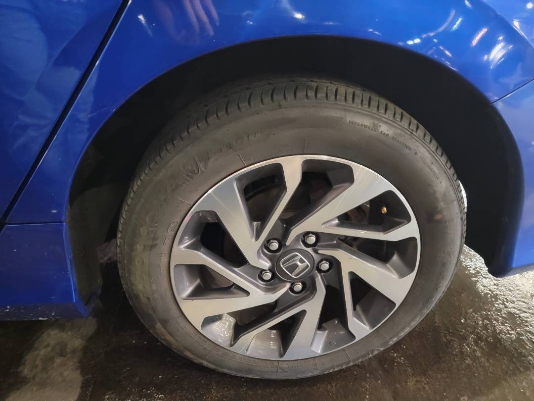 2018 HONDA CIVIC — 116989 KM — Lot 72969583 — Main - Marhaba Auctions Used Cars - Image 6