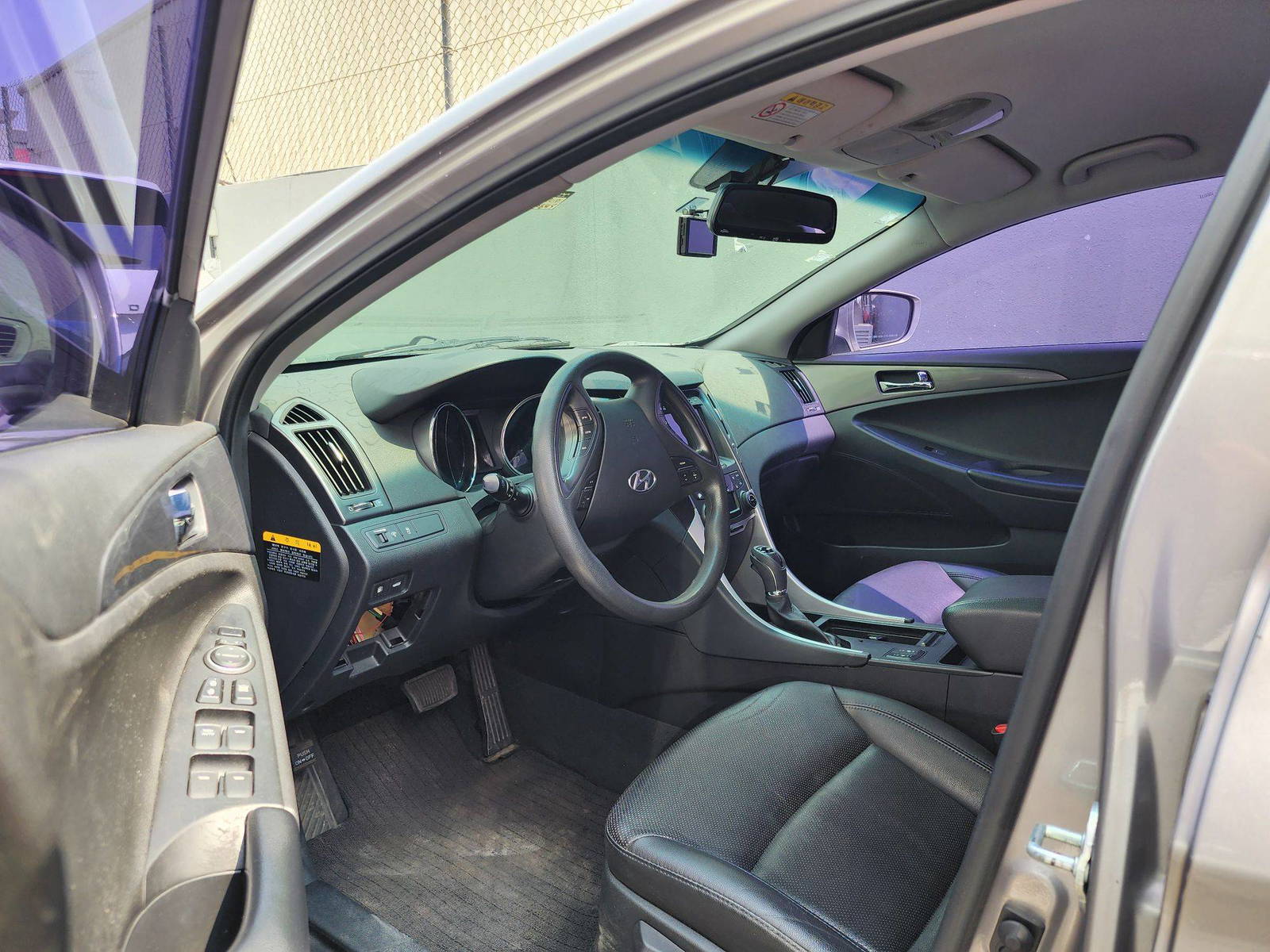 2014 HYUNDAI SONATA — 170645 KM — Lot 214578 — Al Quoz - Marhaba Auctions Used Cars - Image 9