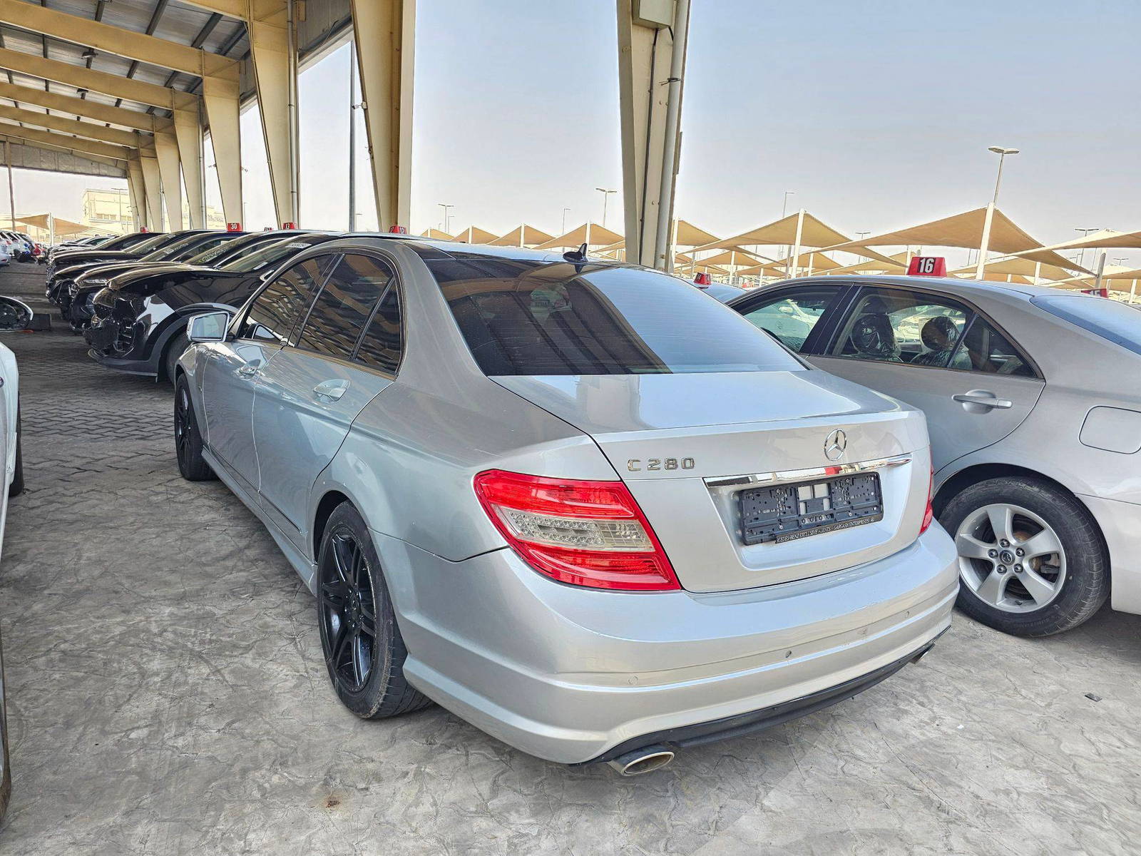 2009 MERCEDES BENZ C-250 — 168199 KM — Lot 59A240899 — Souq - Marhaba Auctions Used Cars - Image 5