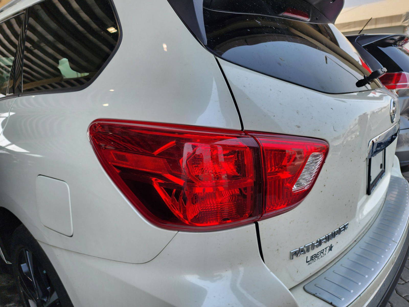 2018 NISSAN PATHFINDER — 111196 Miles — Lot 52234 — Souq - Marhaba Auctions Used Cars - Image 10