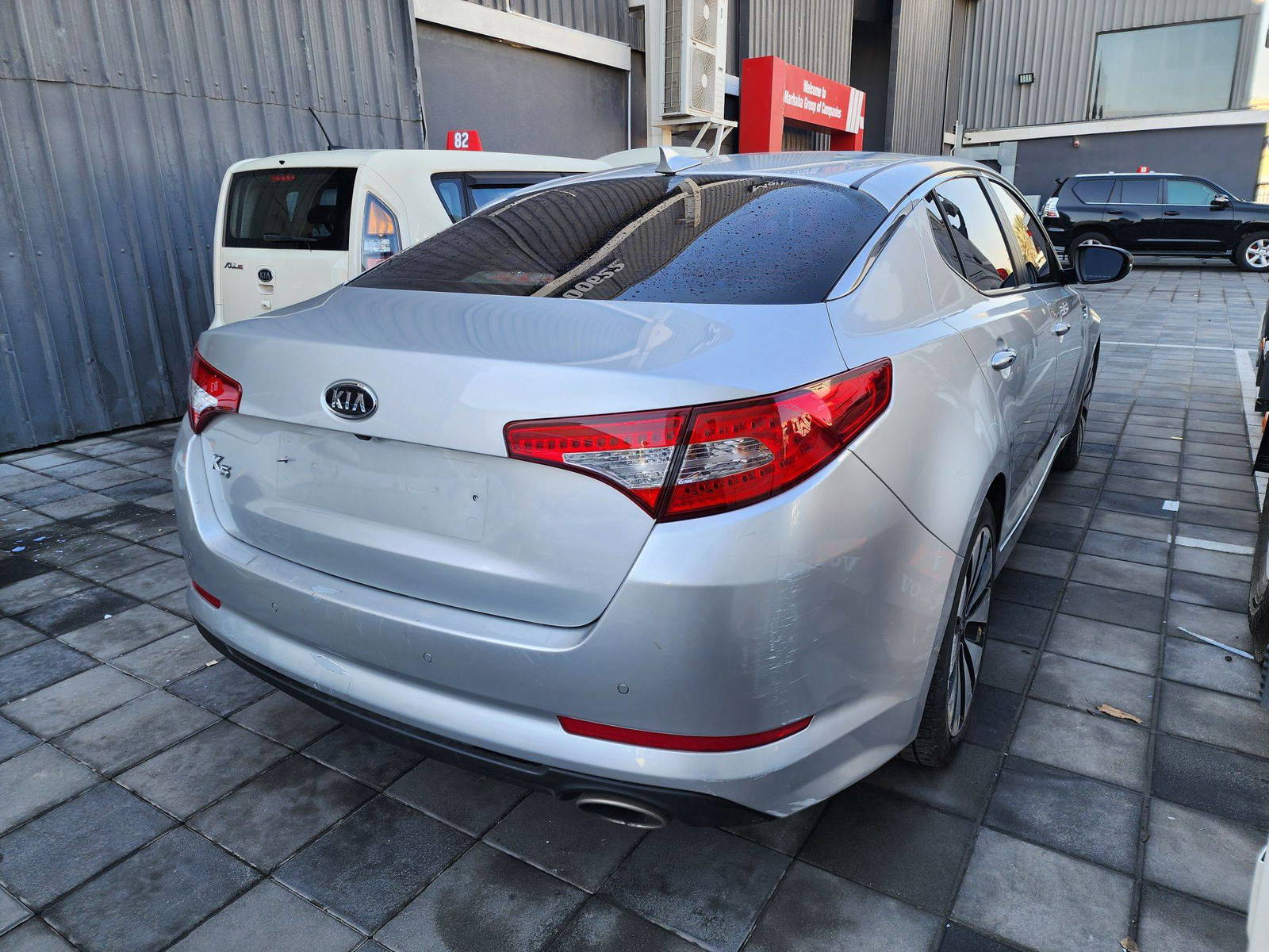 2011 KIA K5 — 203319 KM — Lot 009293 — Al Quoz - Marhaba Auctions Used Cars - Image 6
