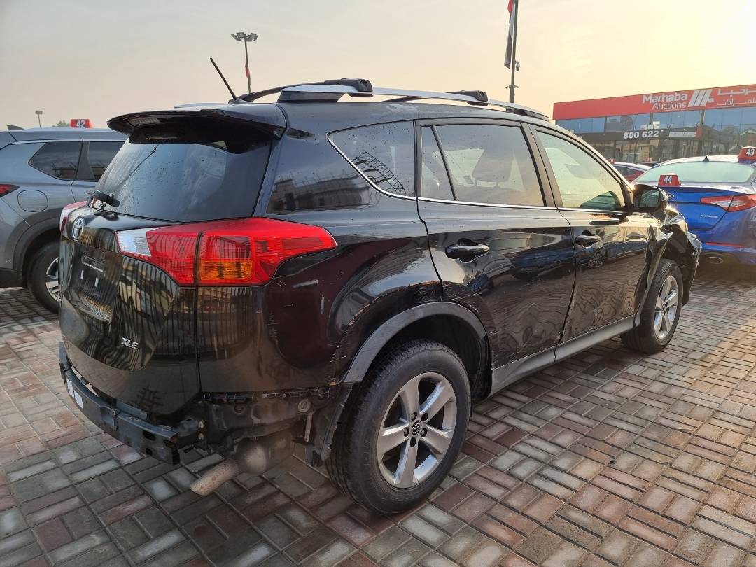 2015 TOYOTA RAV4 — 183881 Miles — Lot 65377664 — Souq - Marhaba Auctions Used Cars - Image 4