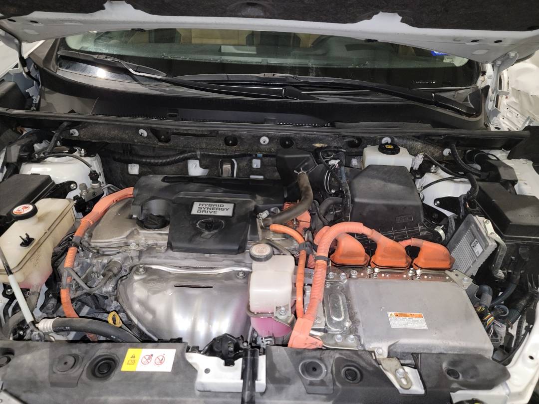 2018 TOYOTA RAV4 — 100114 Miles — Lot 68335683 - Marhaba Auctions Used Cars - Image 9