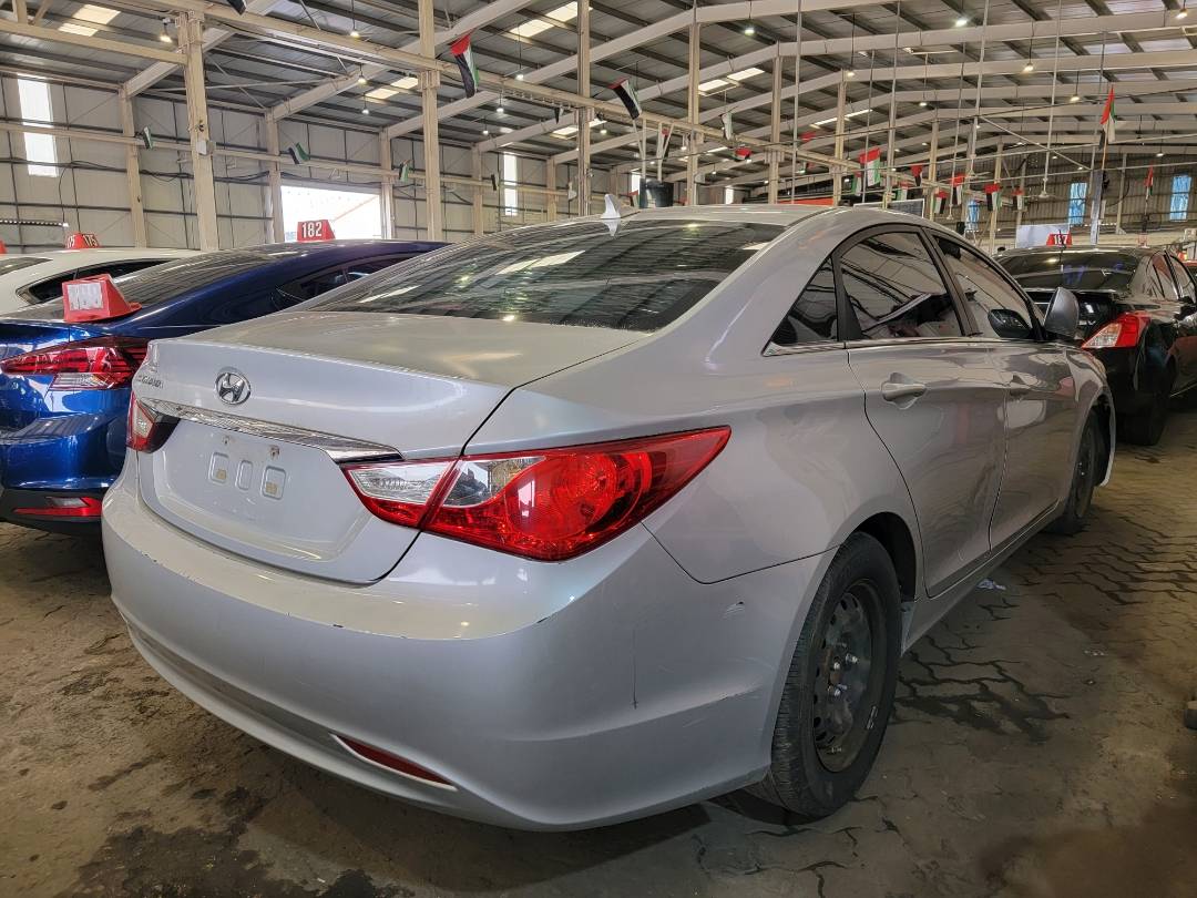 2011 HYUNDAI SONATA — 173342 Miles — Lot BH235569 — Souq - Marhaba Auctions Used Cars - Image 3