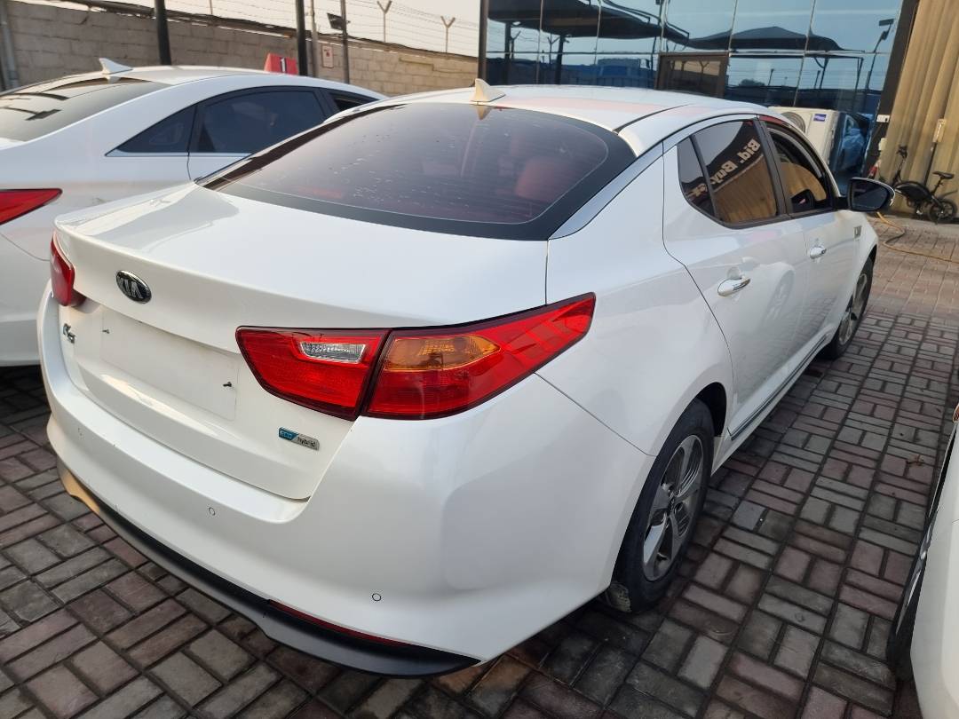 2014 KIA K5 — 211986 KM — Lot 2105487 — Main - Marhaba Auctions Used Cars - Image 5
