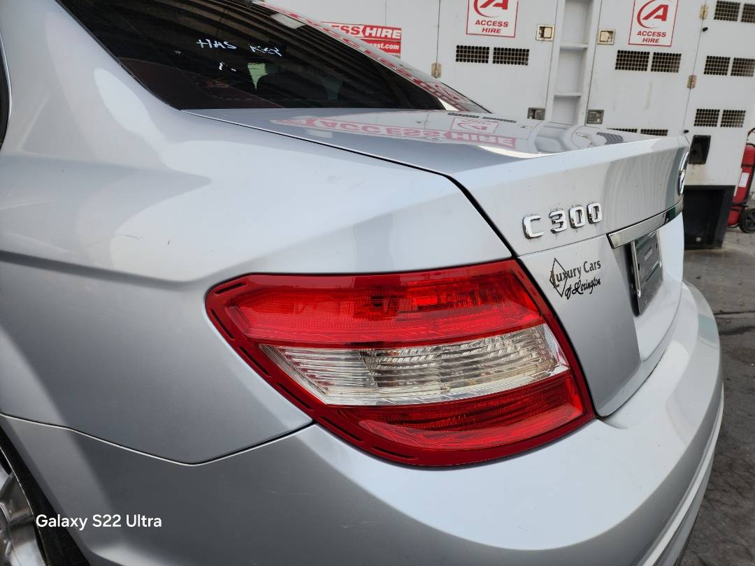 2011 MERCEDES BENZ C300 — 119046 Miles — Lot 329118 — Ind. 12 - Marhaba Auctions Used Cars - Image 7