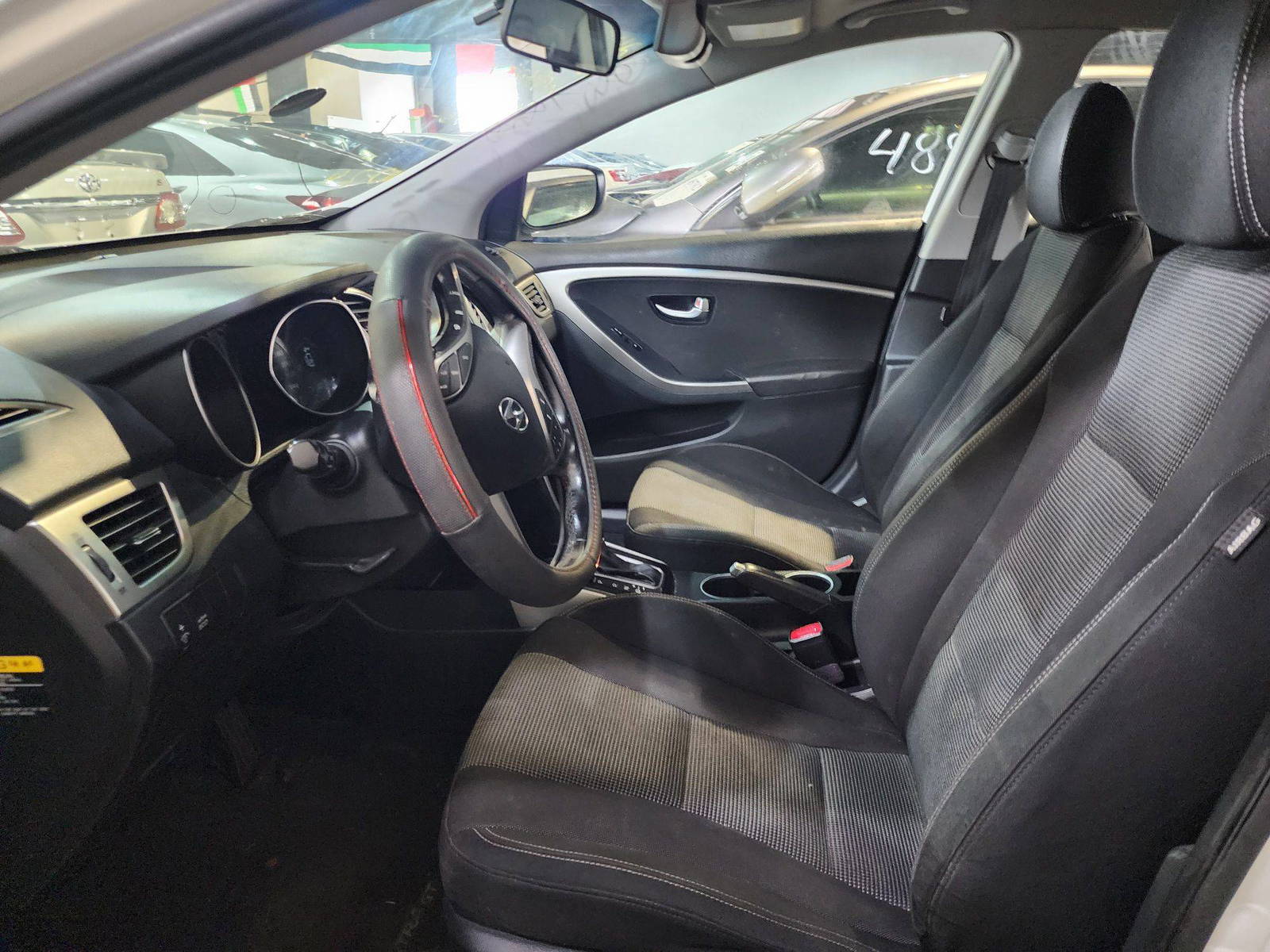2013 HYUNDAI ELANTRA GT — 192540 KM — Lot 46208 — Al Quoz - Marhaba Auctions Used Cars - Image 9