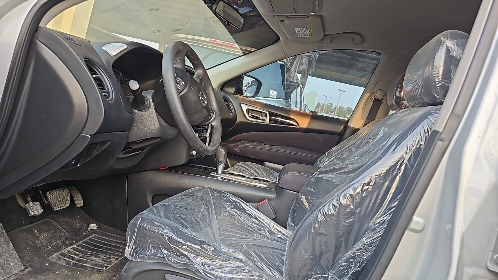 2017 NISSAN PATHFINDER — 106775 Miles — Lot MN6HC684227 — Souq - Marhaba Auctions Used Cars - Image 6
