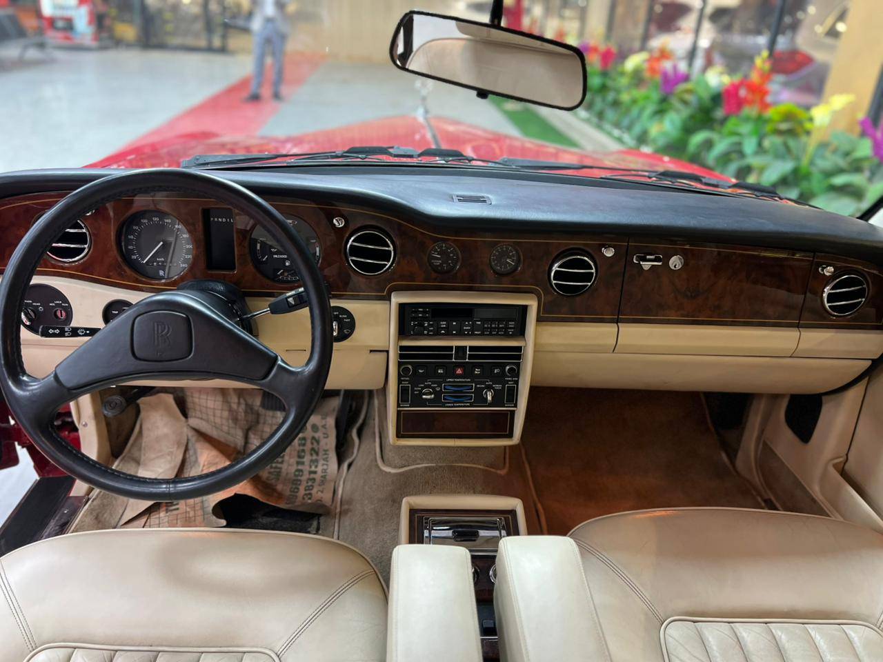 ROLLS ROYCE Silver Spur 1988 - Marhaba Auction Used Cars - Image 13