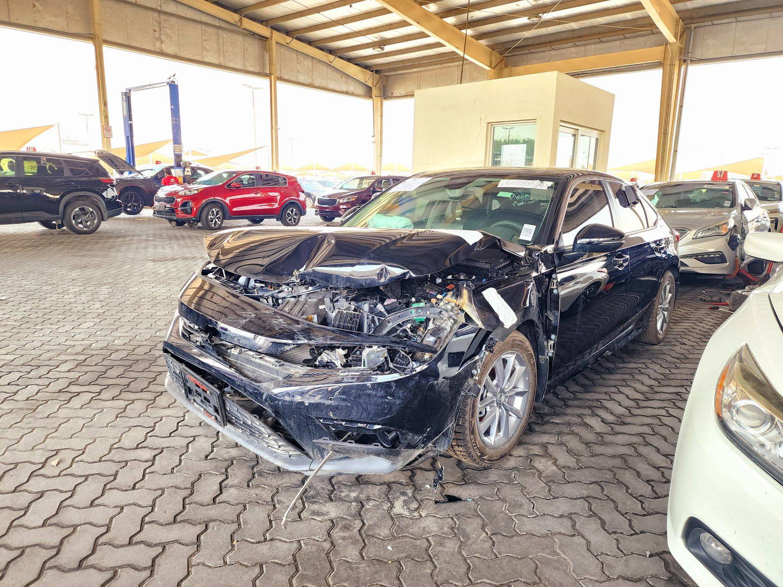 2024 HONDA CIVIC — 12043 KM — Lot 86250814 — Souq - Marhaba Auctions Used Cars - Image 5