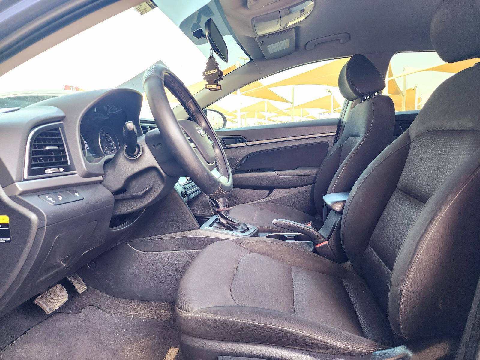 2017 HYUNDAI ELANTRA — 230180 KM — Lot HU254391 — Souq - Marhaba Auctions Used Cars - Image 8