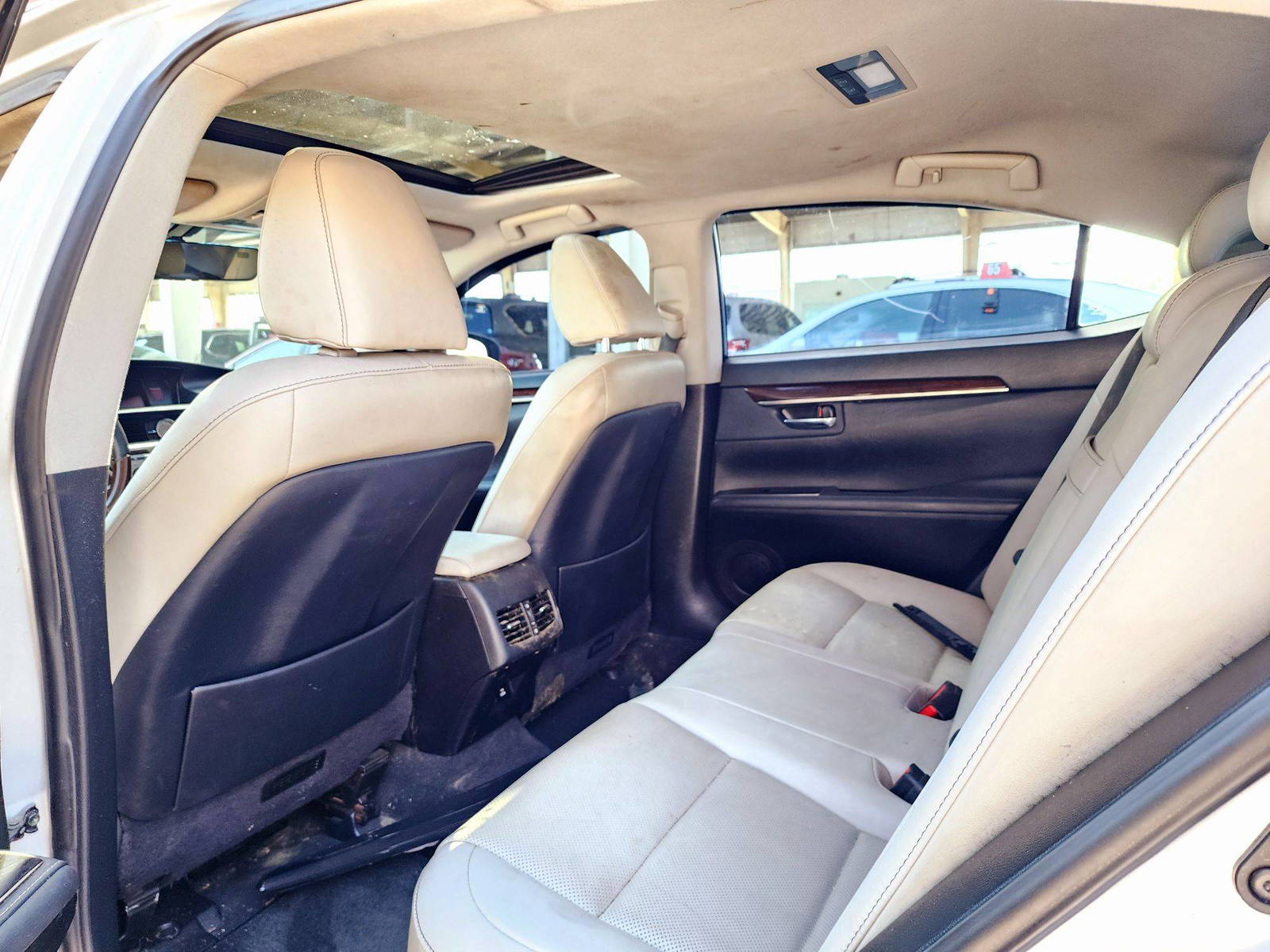 2016 LEXUS ES 350 — 157115 Miles — Lot GU032044 — Souq - Marhaba Auctions Used Cars - Image 6
