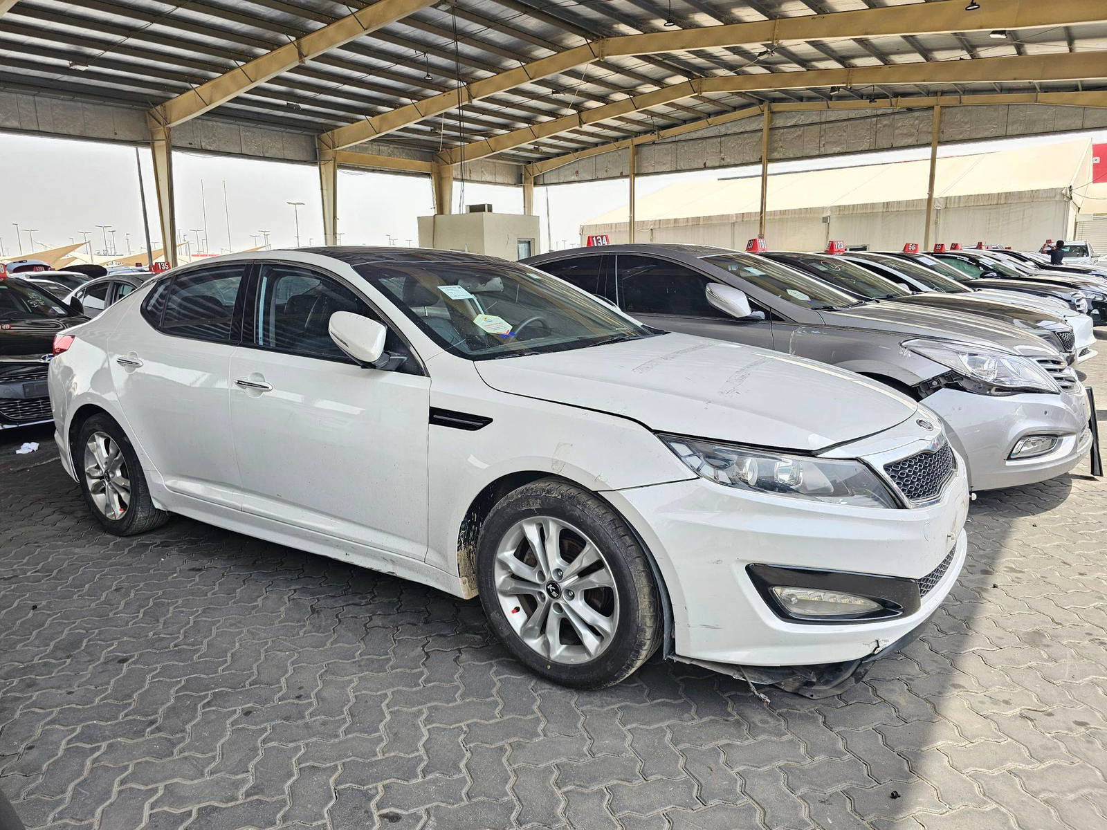 2011 KIA K5 — 185261 KM — Lot 038365 — Souq - Marhaba Auctions Used Cars - Image 4
