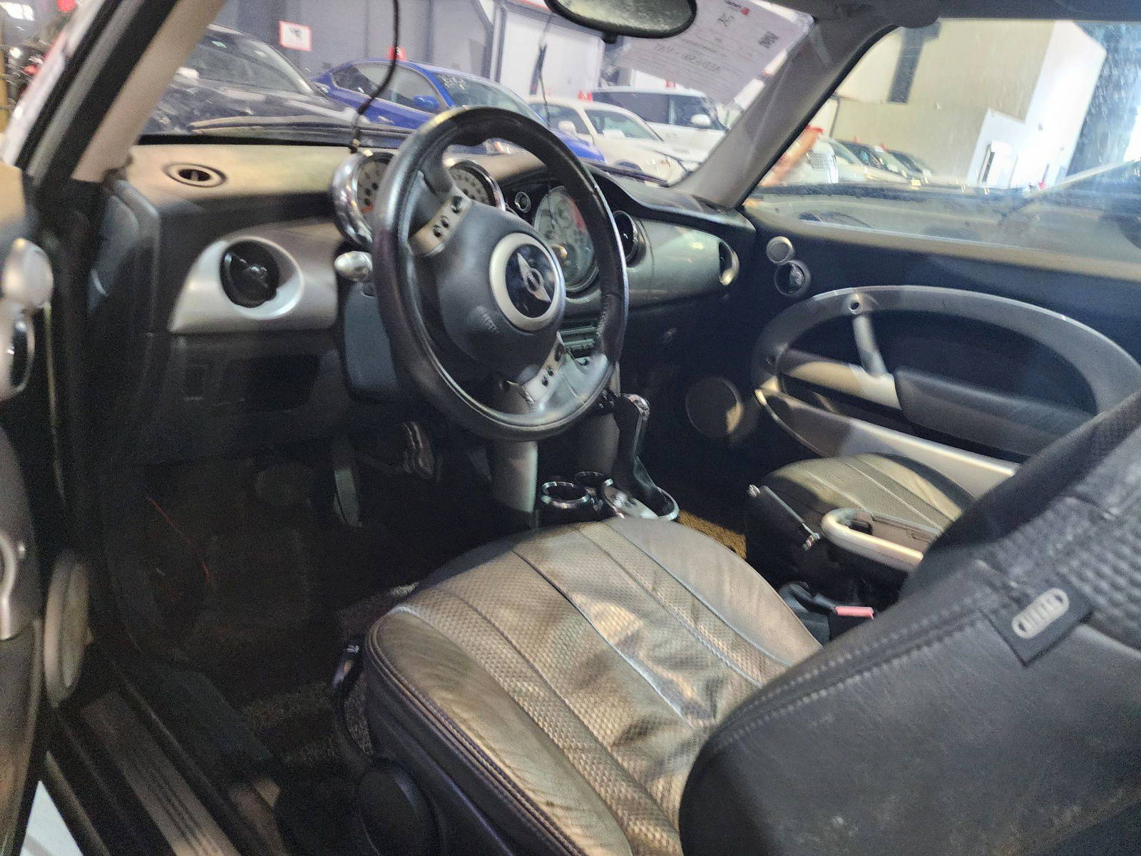 2006 MINI COOPER — 158964 KM — Lot 125487 — Al Quoz - Marhaba Auctions Used Cars - Image 10