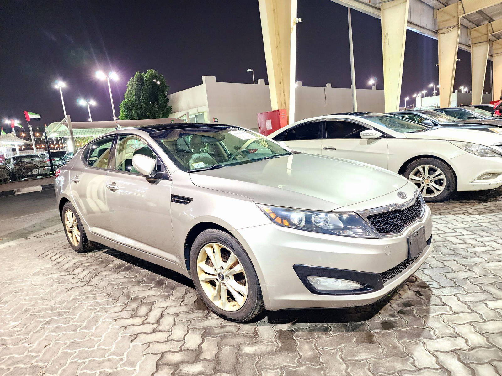 2011 KIA OPTIMA — 154547 Miles — Lot 40807342 — Souq - Marhaba Auctions Used Cars - Image 4