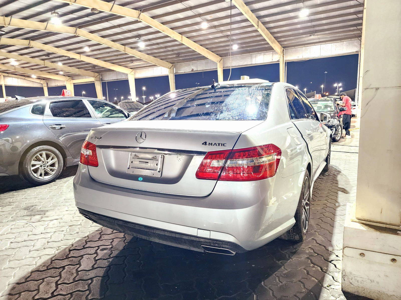 2011 MERCEDES BENZ E 350 — 256492 Miles — Lot 72532434 — Souq - Marhaba Auctions Used Cars - Image 3