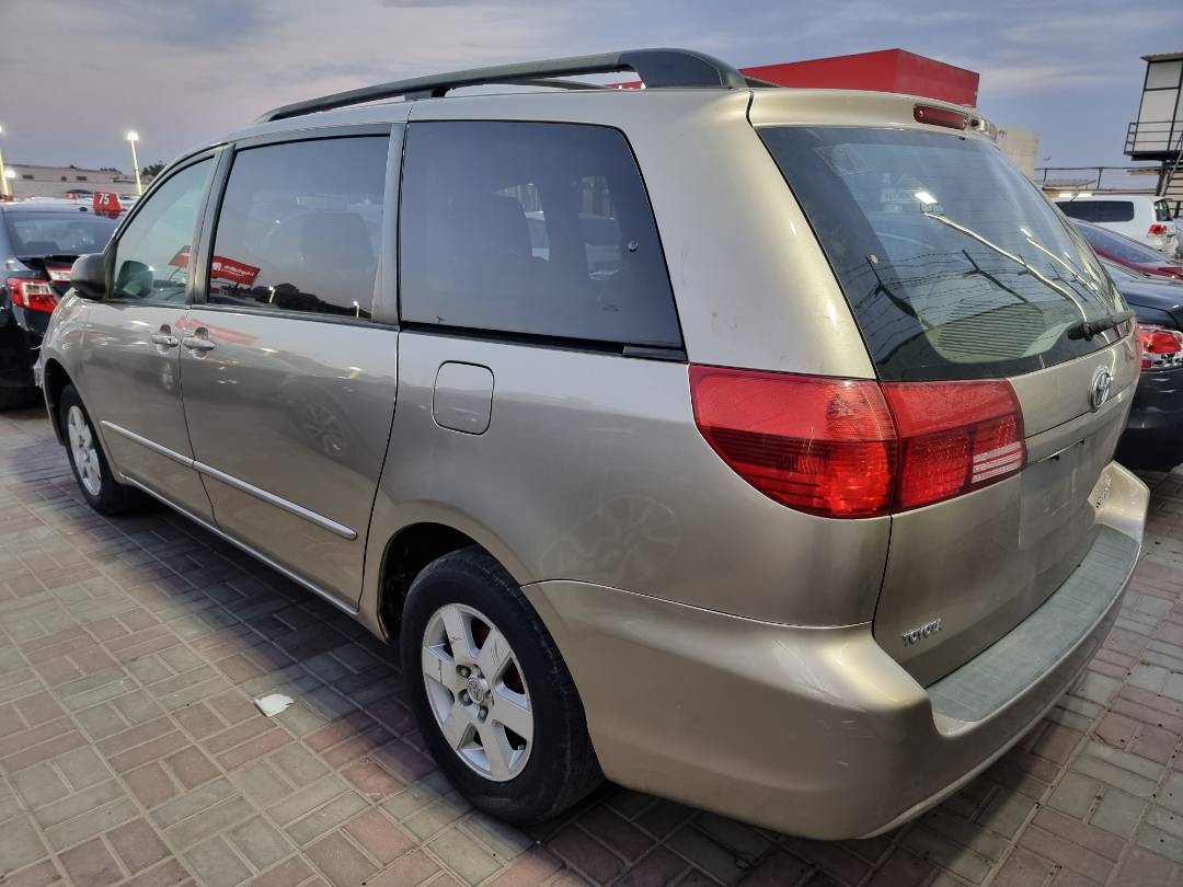 2004 TOYOTA SIENNA — 223777 Miles — Lot 214587 — Ind. 12 - Marhaba Auctions Used Cars - Image 11