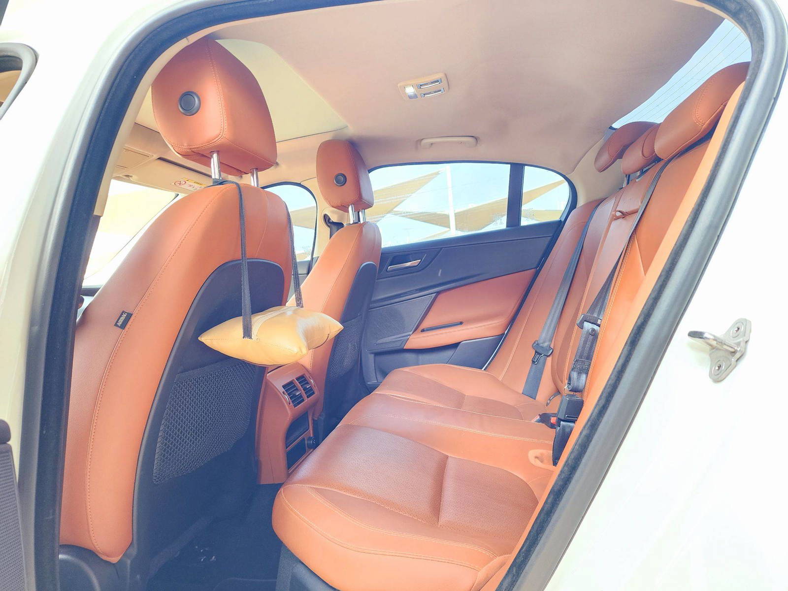 2016 JAGUAR XE PREMIUM — 194450 KM — Lot GA923879 — Souq - Marhaba Auctions Used Cars - Image 6