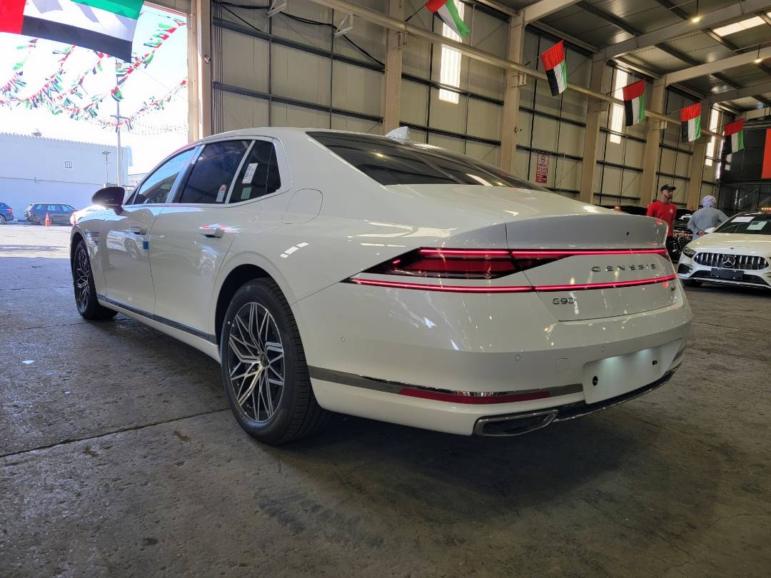 2025 GENESIS G90 — 130 KM — Lot SU046631 — Main - Marhaba Auctions Used Cars - Image 3