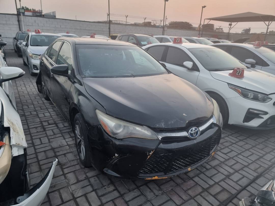 Toyota Camry 2015 view 2