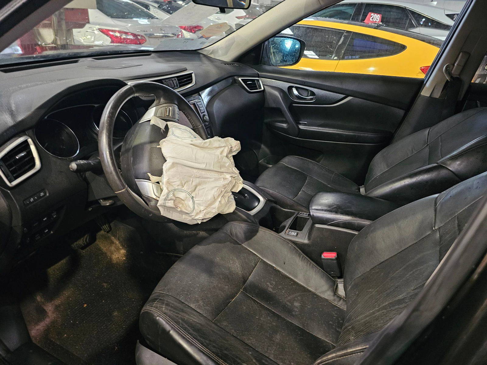 NISSAN ROGUE 2015 - Marhaba Auction Used Cars - Image 6