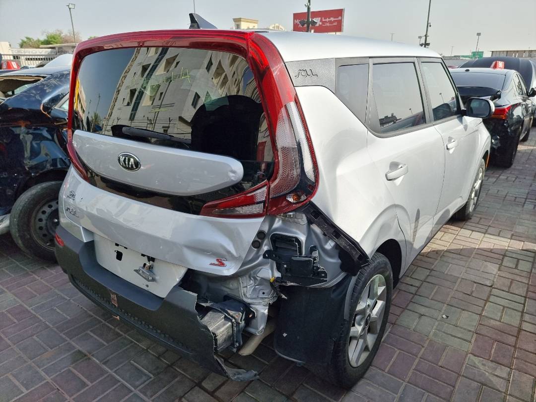 2020 KIA SOUL — 118286 Miles — Lot 68012 — Souq - Marhaba Auctions Used Cars - Image 4