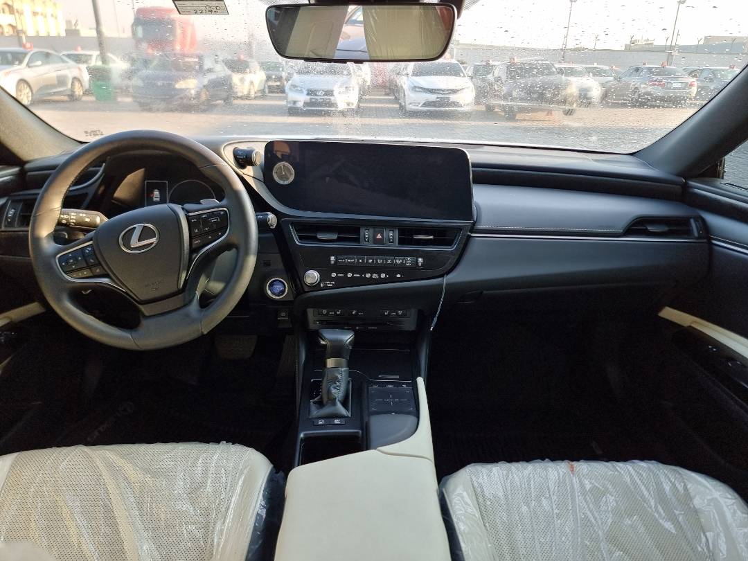 2022 LEXUS ES 300H — 22132 Miles — Lot 68057753 — Ind. 12 - Marhaba Auctions Used Cars - Image 7
