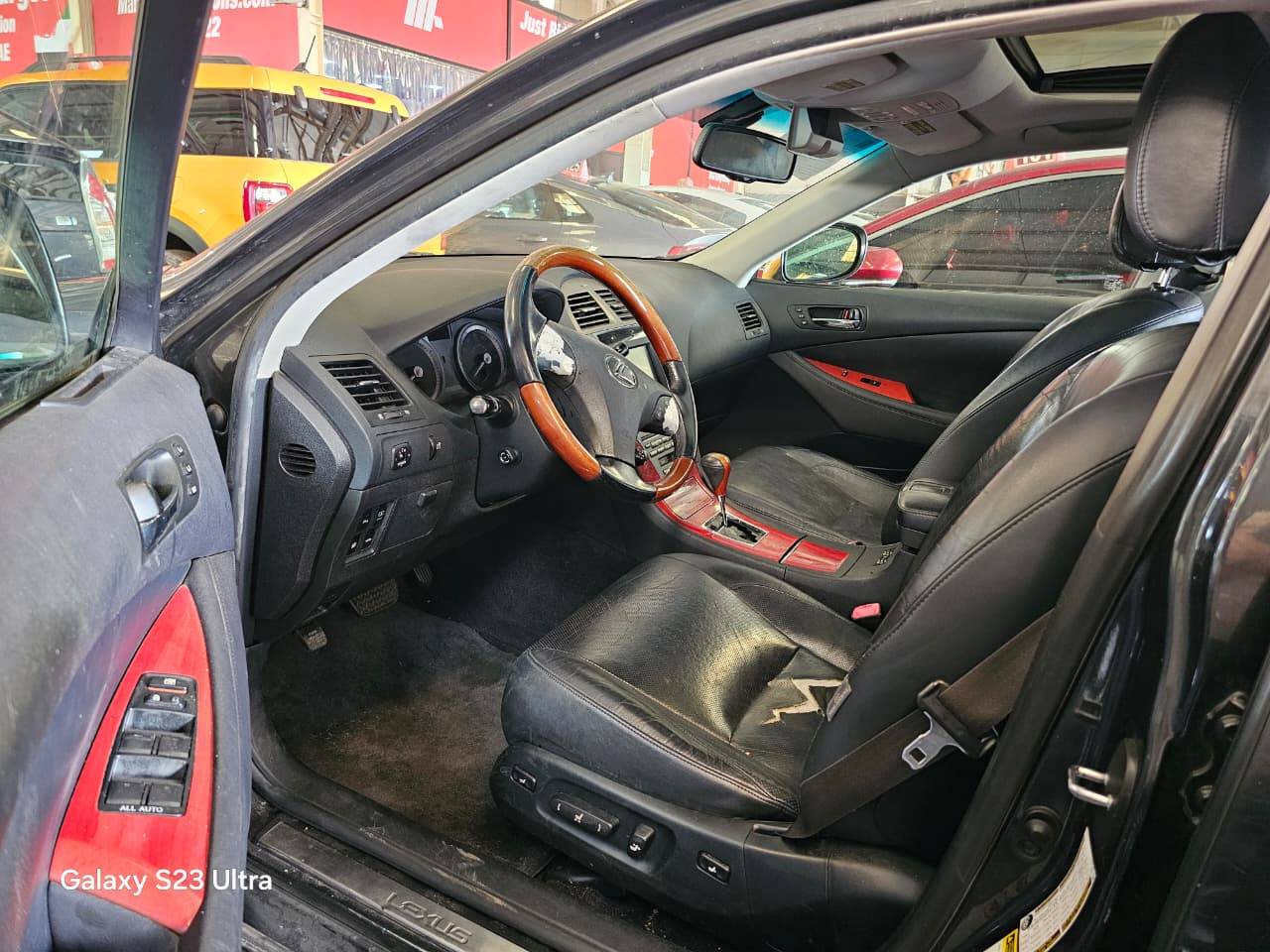2007 LEXUS ES 350 — 208640 Miles — Lot 72138406 — Souq - Marhaba Auctions Used Cars - Image 9