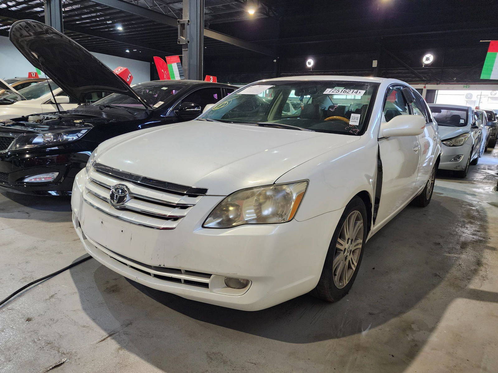 2006 TOYOTA AVALON — 181556 Miles — Lot 72516214 — Al Quoz - Marhaba Auctions Used Cars - Image 4